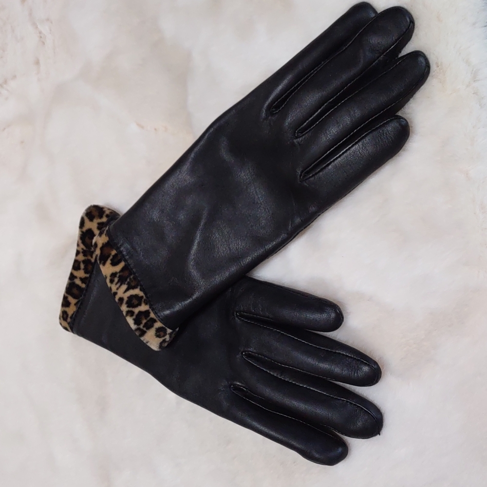 Black Leather Gloves w/Leopard Print Cuffs